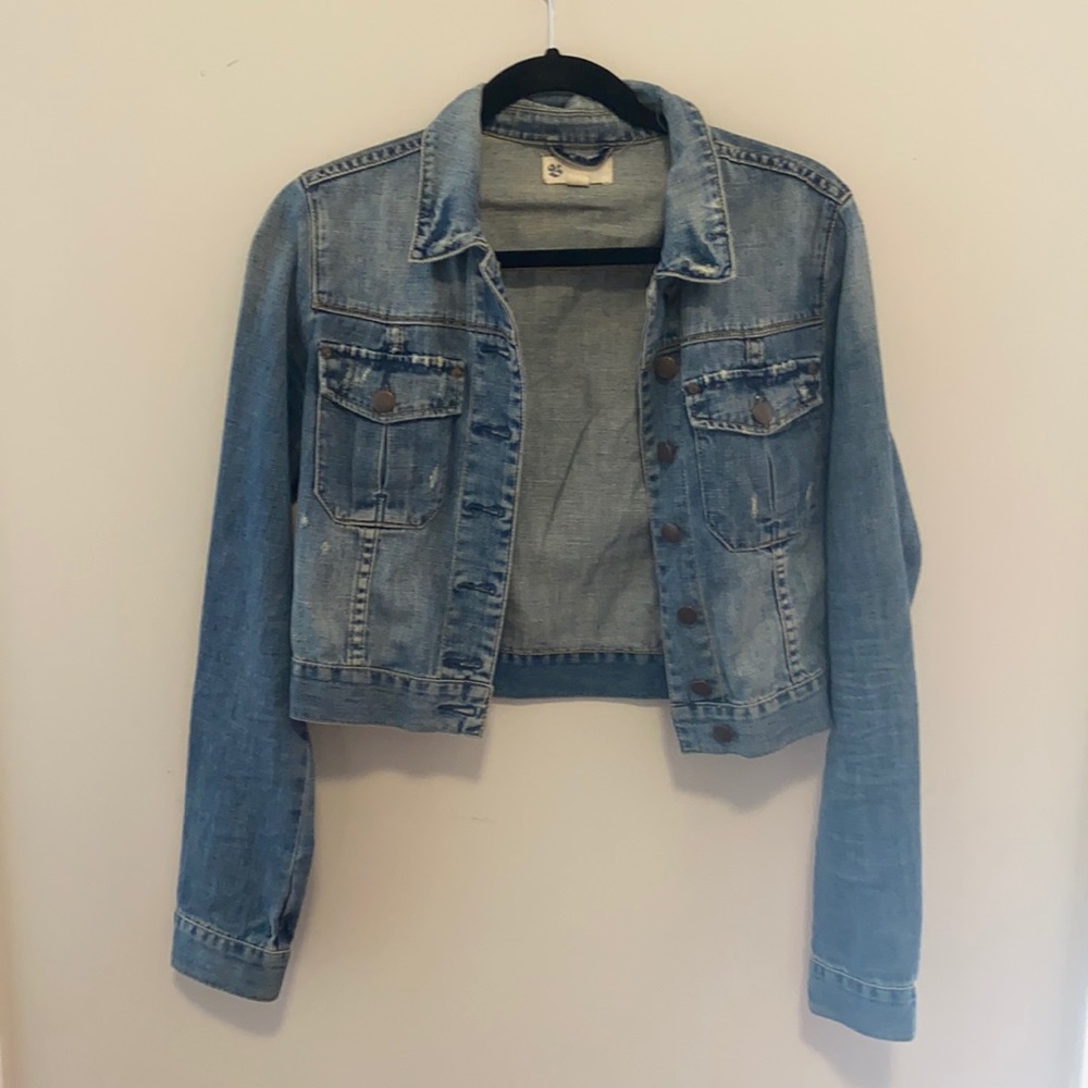 Slightly cropped Denim Jacket